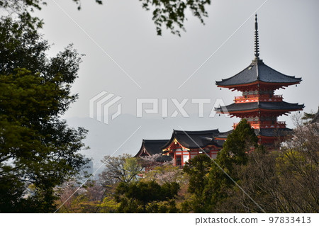 Kyoto City, Kyoto Prefecture, Japan Kiyomizudera Temple in the spring season Beautiful cherry blossoms, fresh greenery and a three-storied pagoda Other historical buildings Kyoto City, Kyoto Prefecture, Japan Kiyomizudera Temple in the spring season Beautiful cherry blossoms, fresh greenery and a three-storied pagoda Other historical buildings 97833413