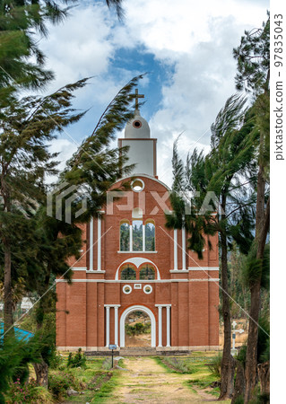 the cities of Yungay and Huaraz buried by an avalanche from Mount Huascaran in 1970 the cities of Yungay and Huaraz buried by an avalanche from Mount Huascaran in 1970 97835043