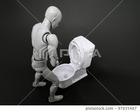 男人站在廁所 97835487