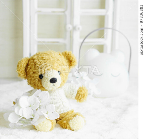 Bear who likes white Bear who likes white 97836883