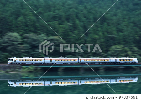 HC85 Hida River Water Mirror Shimohara Dam 97837661