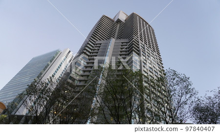 Blue sky and buildings (Roppongi, Tokyo) Blue sky and buildings (Roppongi, Tokyo) 97840407