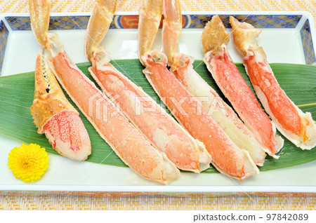 half cut portion of snow crab half cut portion of snow crab 97842089