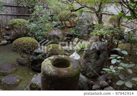 Japanese garden_Tsuboniwa landscape_Imamiya Shrine 97842914