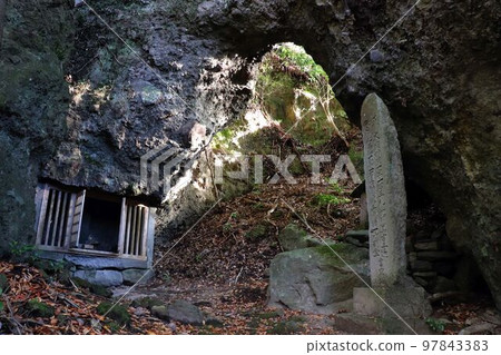 岩戶寺岩屋與小安觀音 岩戶寺岩屋與小安觀音 97843383