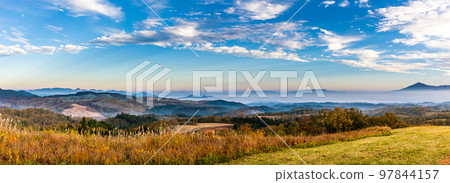 Oshito Ishinooka 晨景全景[熊本縣阿蘇郡南小國町] 97844157