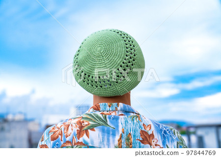 Street fashion men and the sky fashion back view skateboard sports hip hop dream future Street fashion men and the sky fashion back view skateboard sports hip hop dream future 97844769