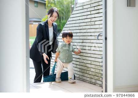 入學嬰兒媽媽 97844966