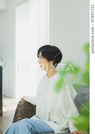 Living ladies 97845152