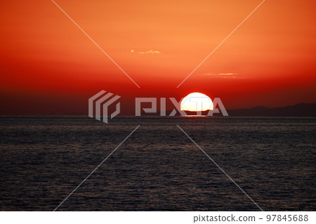 太陽落入大海 太陽落入大海 97845688