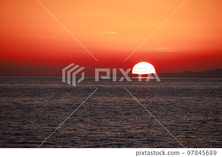 太陽落入大海 太陽落入大海 97845689