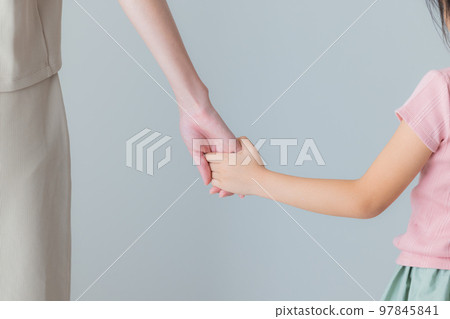 父母子女小學女生 97845841