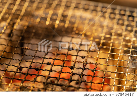 烤雞肉串 木炭火盆炭烤 97846417