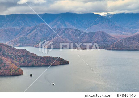 從半山腰眺望中禪寺湖 97846449