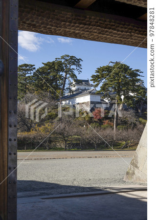 小田原城跡公園 從銅門眺望天守閣 97848281