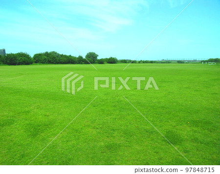 Scenery of a soccer field on the Edogawa riverbed that has been weeded in early summer Scenery of a soccer field on the Edogawa riverbed that has been weeded in early summer 97848715
