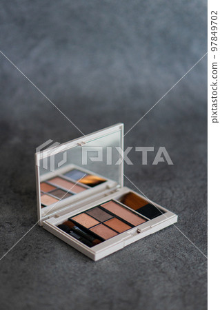 eye shadow brown chic 97849702