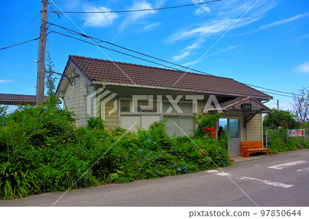 Shikoku/Ehime/Shimonada Station/Exterior of the station building with cuteness and nostalgic atmosphere/Iyo City, Ehime Prefecture (3) Shikoku/Ehime/Shimonada Station/Exterior of the station building with cuteness and nostalgic atmosphere/Iyo City, Ehime Prefecture (3) 97850644