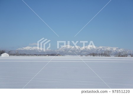 北海道隆冬稻田風光 97851220