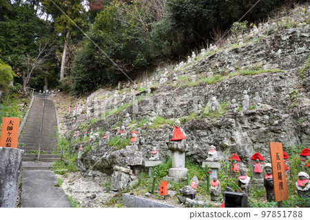 南知多的聖地岩屋寺 南知多的聖地岩屋寺 97851788