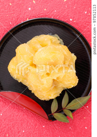Sweet chestnut paste  97852113