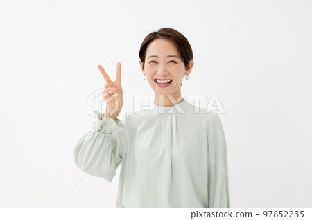 business peace woman 97852235