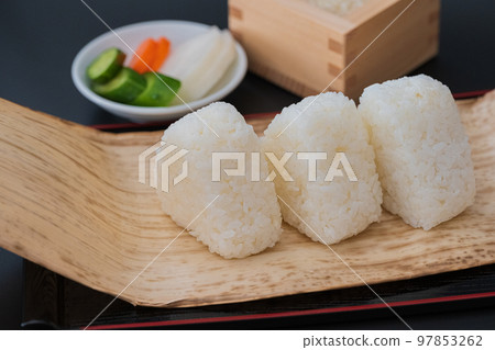 White rice rice ball black back close-up image material White rice rice ball black back close-up image material 97853262