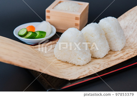 White rice rice ball black back close-up image material 97853379