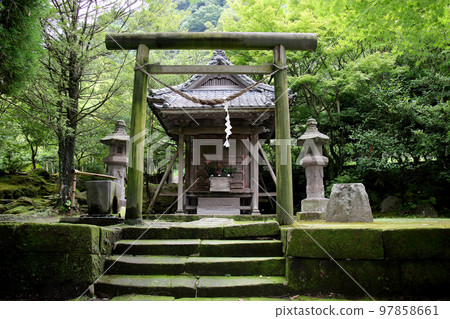 Oniwa Shrine, a small shrine in Sengonen 97858661