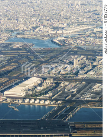Haneda Airport/Central Tokyo Aerial / Tokyo, Japan Haneda Airport/Central Tokyo Aerial / Tokyo, Japan 97858779