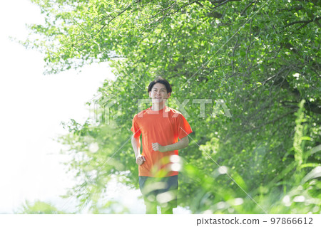 戶外跑步的人 97866612