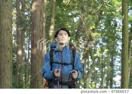 man climbing solo man climbing solo 97866657