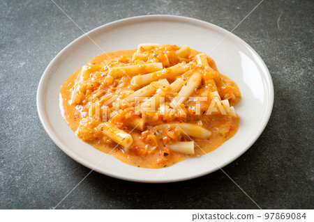 rigatoni penne pasta creamy tomato 97869084