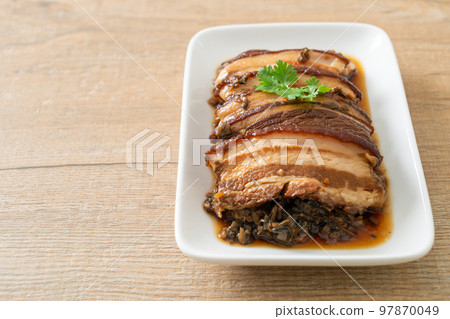 Steam Belly Pork With Swatow Mustard Cubbage Recipes or Mei Cai Kou Rou Steam Belly Pork With Swatow Mustard Cubbage Recipes or Mei Cai Kou Rou 97870049