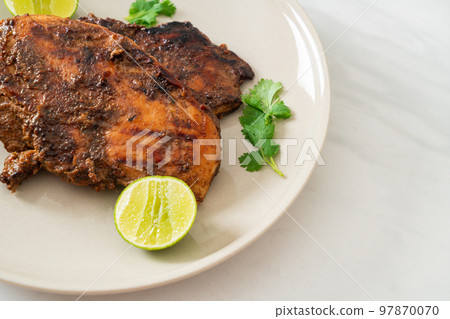 spicy grilled jamaican jerk chicken 97870070