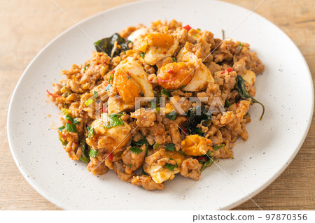 Stir Fried Minced Pork with Salted Egg 97870356