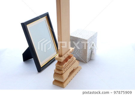 A portrait of the deceased placed by the window and an urn for a memorial service Image 16 of Shukatsu 97875909