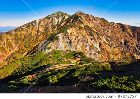 從五龍山到唐松山的紅葉棱線 97878757