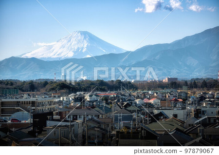 神奈川縣大和市元旦遠眺富士山 神奈川縣大和市元旦遠眺富士山 97879067