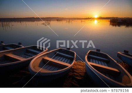 New Year's Day morning in Inba-numa, Inzai City, Chiba Prefecture New Year's Day morning in Inba-numa, Inzai City, Chiba Prefecture 97879156