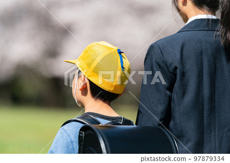 primary school student, schoolchild, schooler 97879334