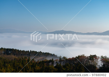 A sea of clouds and a clear sky over Kibi Kogen in autumn 4 Kibichuo-cho, Kaga-gun, Okayama Prefecture 97880402