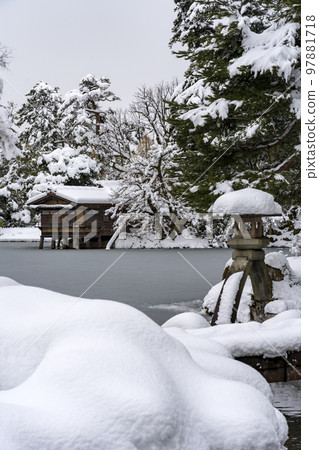 白雪皚皚的兼六園，金澤的冬季熱門旅行 97881718