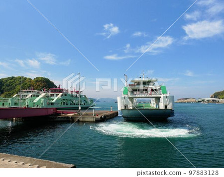 從竹原港(廣島縣)出發前往垂水的渡輪 從竹原港(廣島縣)出發前往垂水的渡輪 97883128