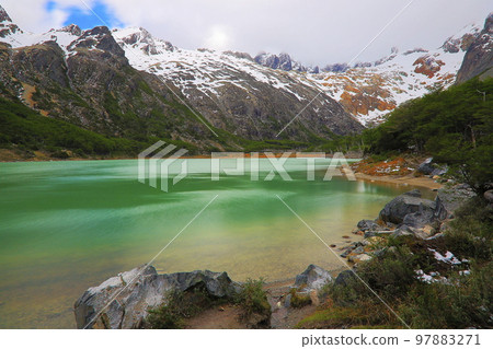 Laguna Esmeralda, Emerald lake near Ushuaia, Tierra Del fuego, Argentina 97883271