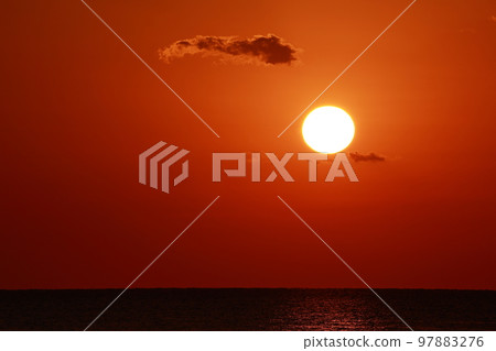 太陽落入大海 97883276