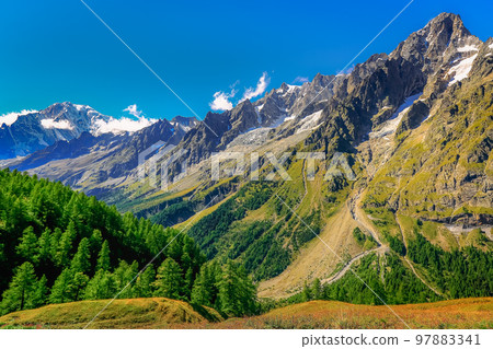 Mont Blanc massif idyllic alpine landscape countryside, Chamonix, French Alps 97883341