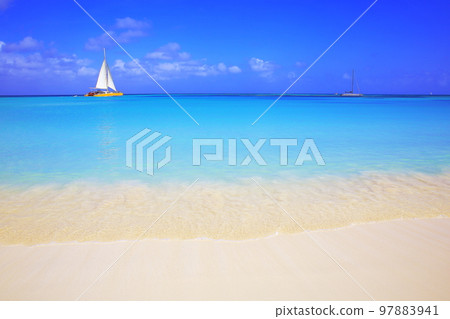 Secluded turquoise beach in Aruba, Caribbean Blue sea, Duth Antilles 97883941