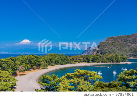 (Shizuoka Prefecture) Mt. Fuji seen from Nishiizu Toda 97884001