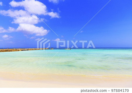 Secluded turquoise beach in Aruba, Caribbean Blue sea, Duth Antilles 97884170